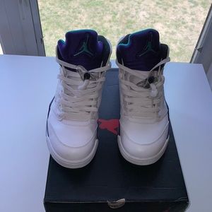 Air Jordan 5 Retro Size 9 mens.  White/New Emerald-Grp Ice-Blk. With box
